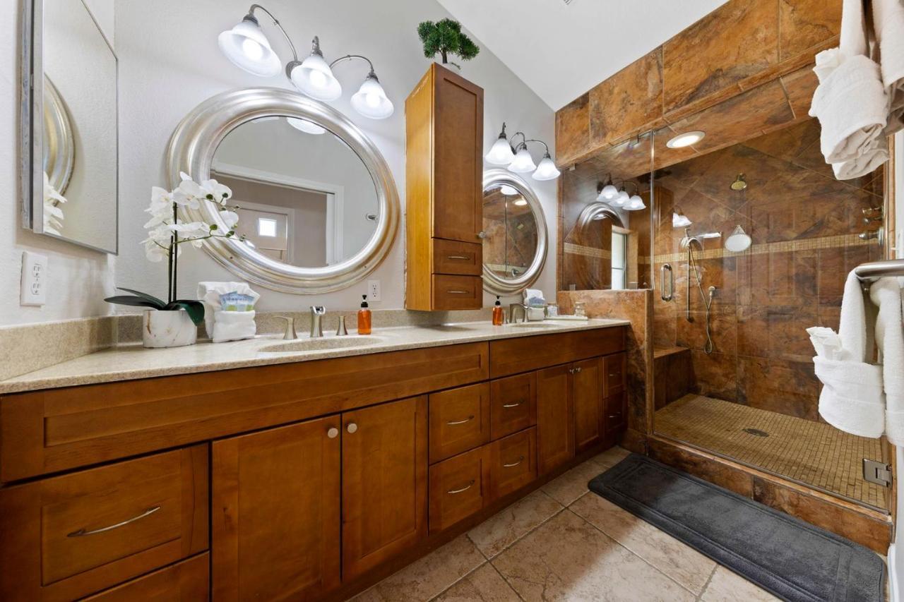 Ultimate Vacation: A Luxurious Oasis With A Pool! Holiday home Las Vegas