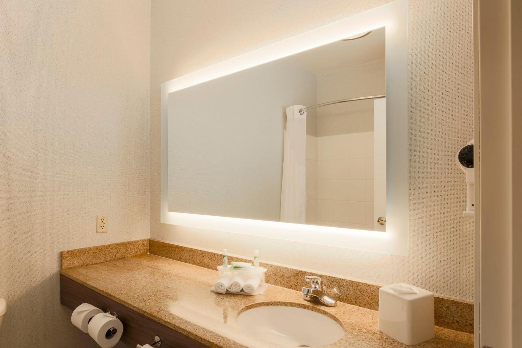 Express Vegas Stadium Area By Ihg Hotel Las Vegas