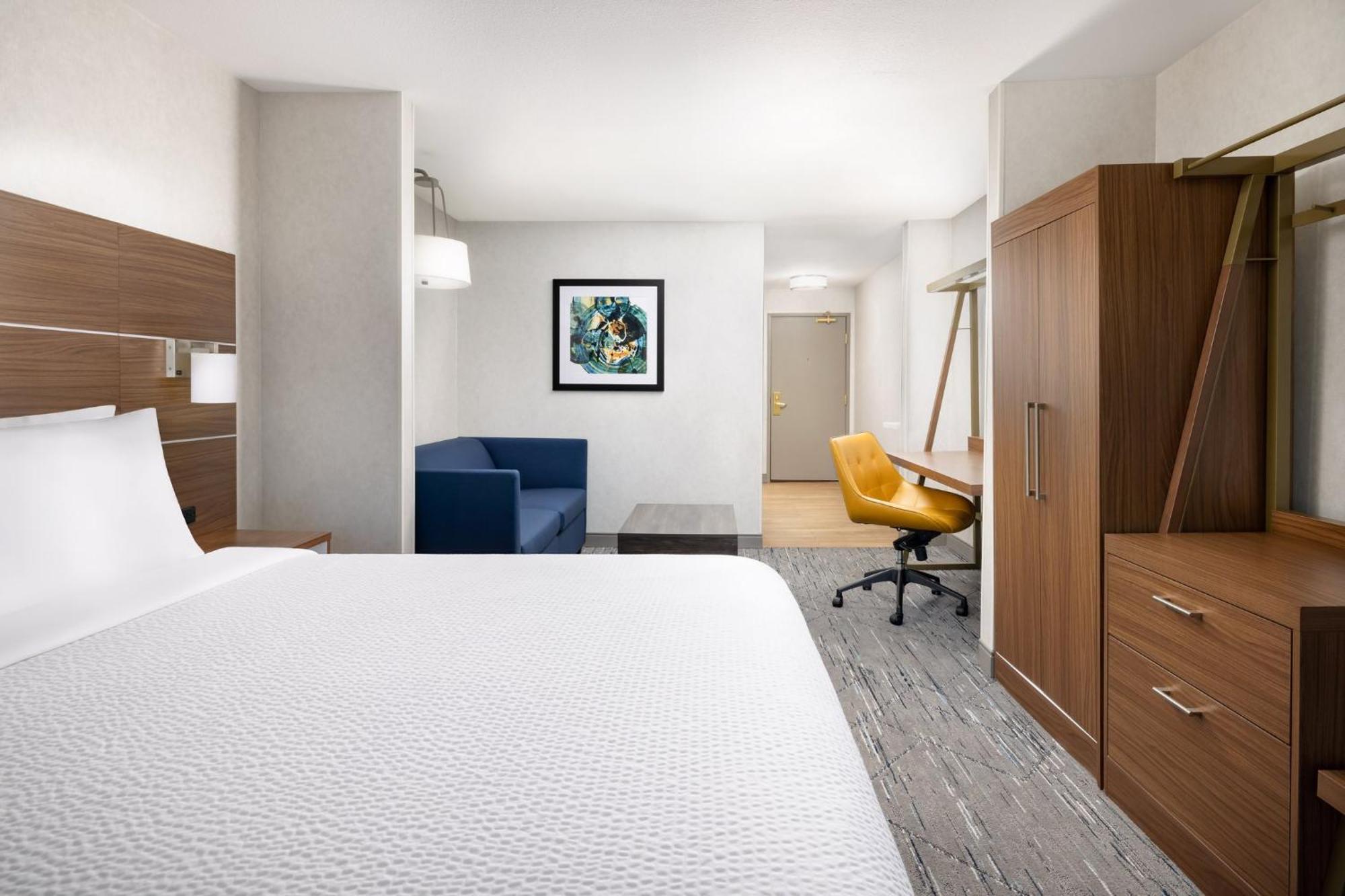 Express Vegas Stadium Area By Ihg Hotel
