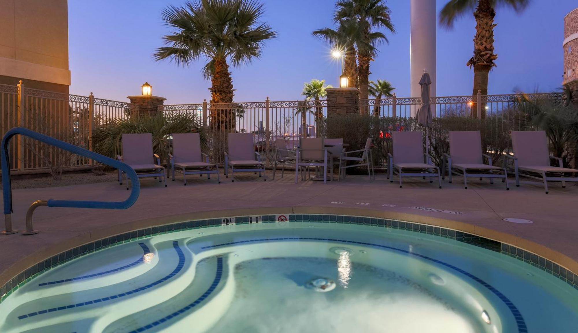 Express Vegas Stadium Area By Ihg 3*