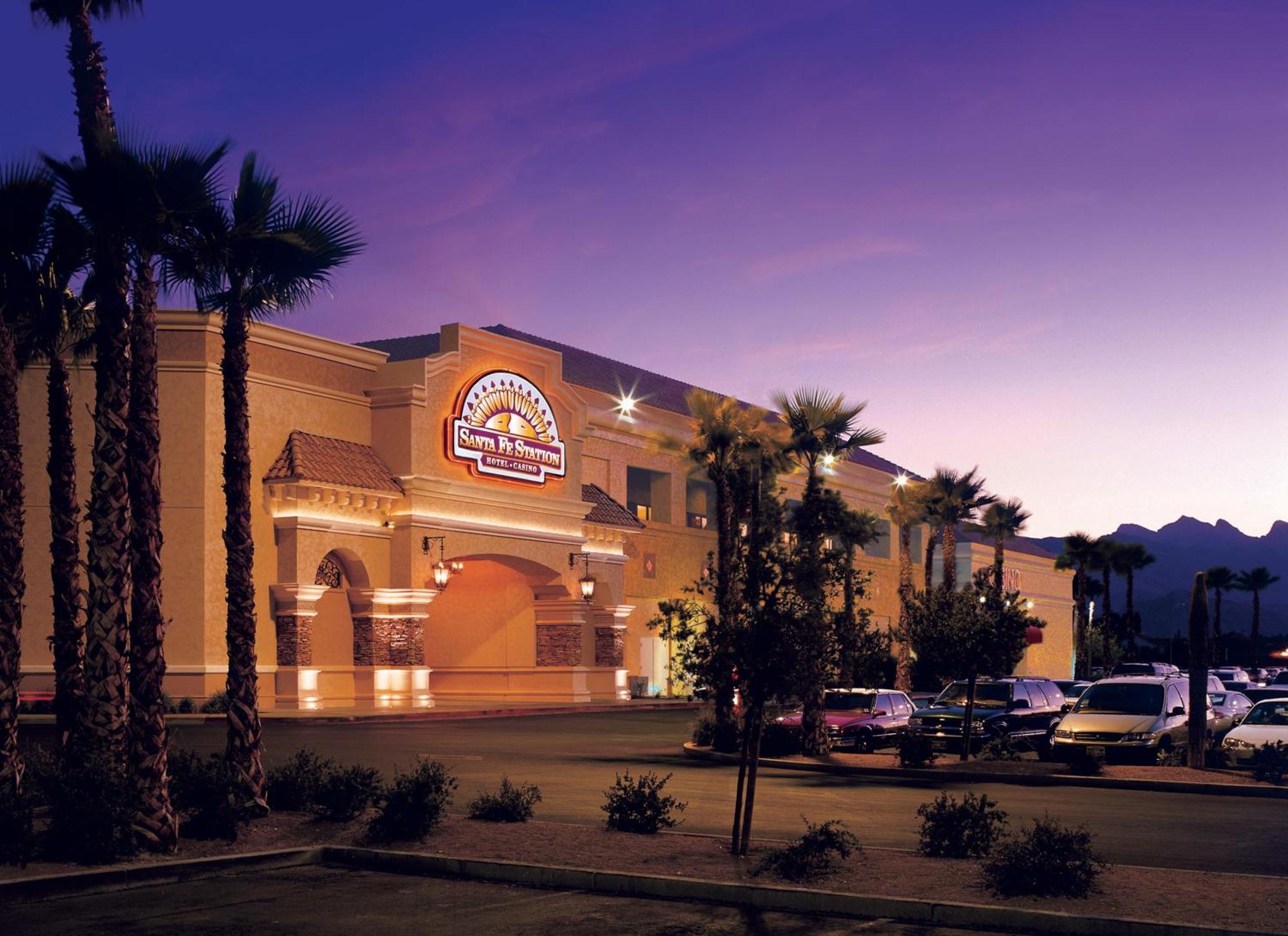 Hotel Santa Fe Station & Casino 3*