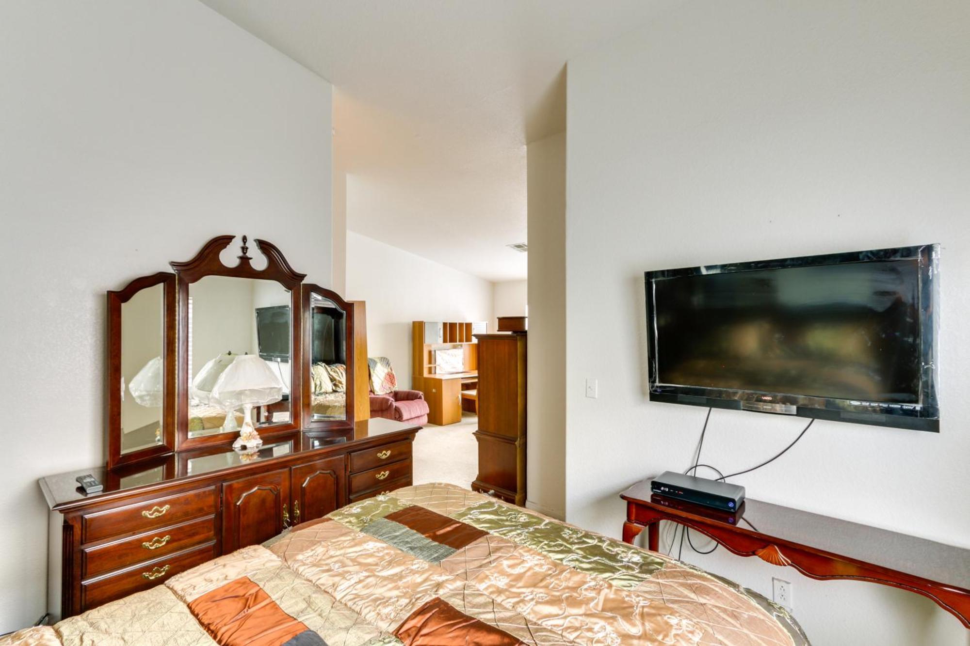 Pet-friendly Escape With Grill, 11 Mi To Strip! Holiday home Las Vegas
