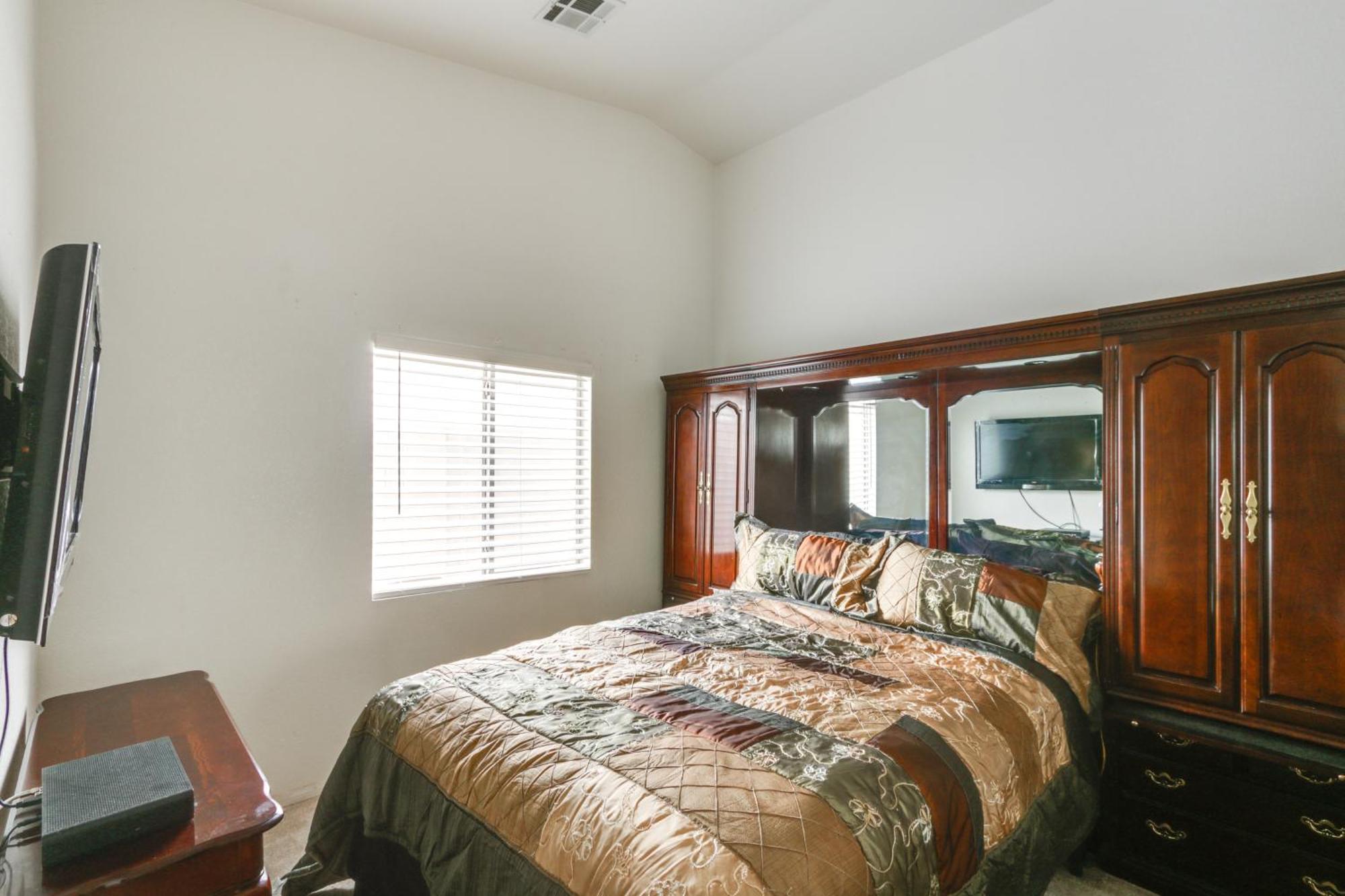 Pet-friendly Escape With Grill, 11 Mi To Strip! *