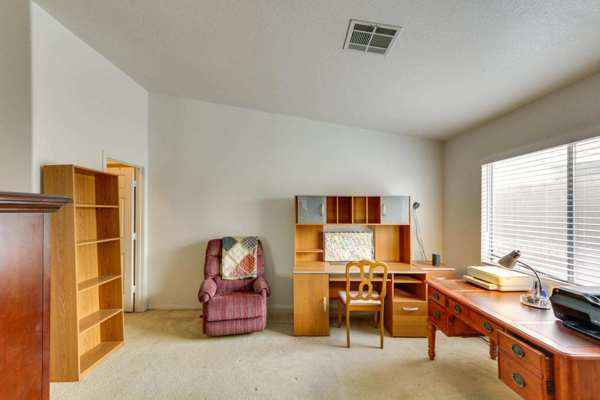 Pet-friendly Escape With Grill, 11 Mi To Strip!