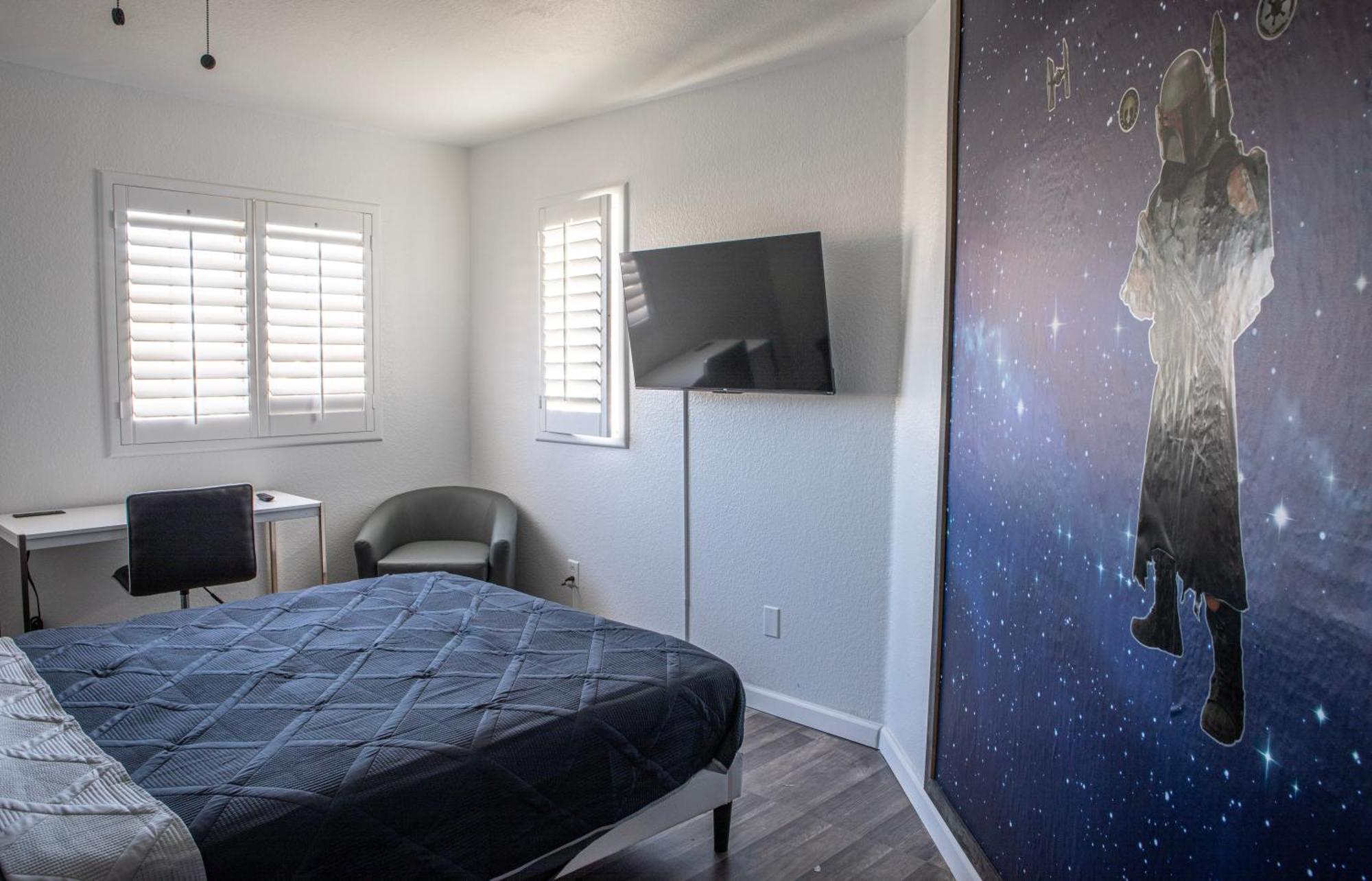 Comfy Expansive - Near The Strip - Heated Pool