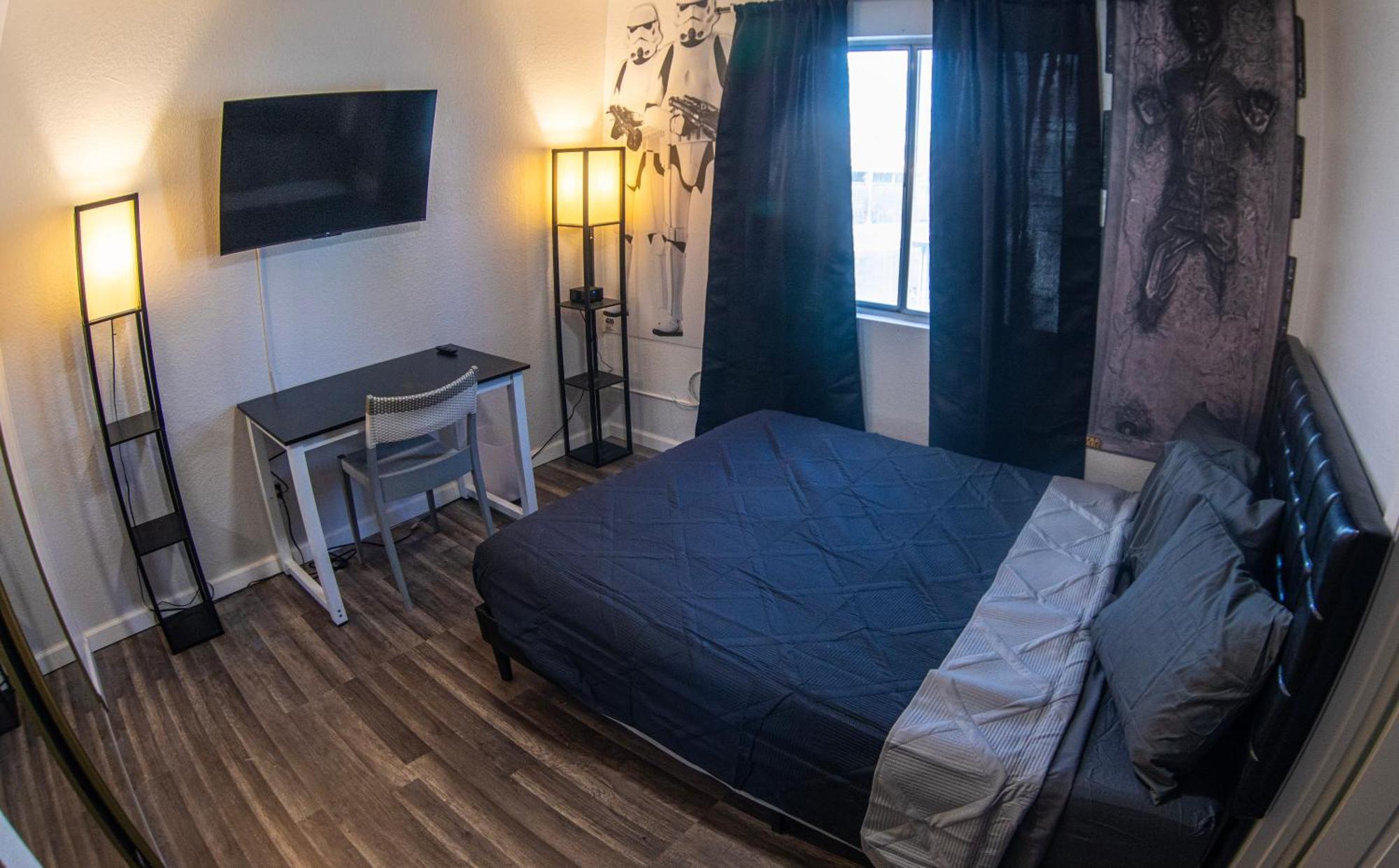 Holiday home Comfy Expansive - Near The Strip - Heated Pool *
