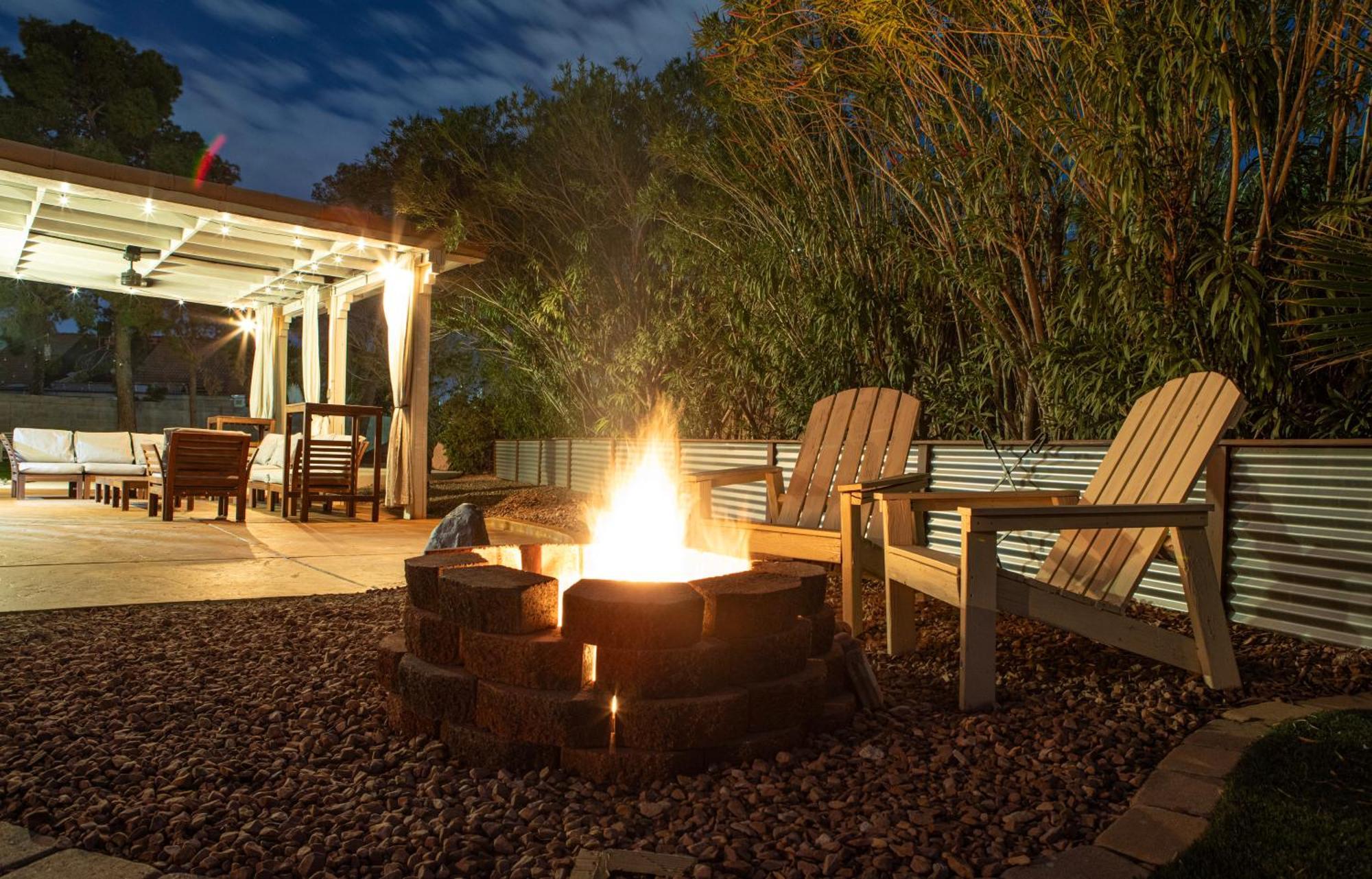 Holiday home Comfy Expansive - Near The Strip - Heated Pool