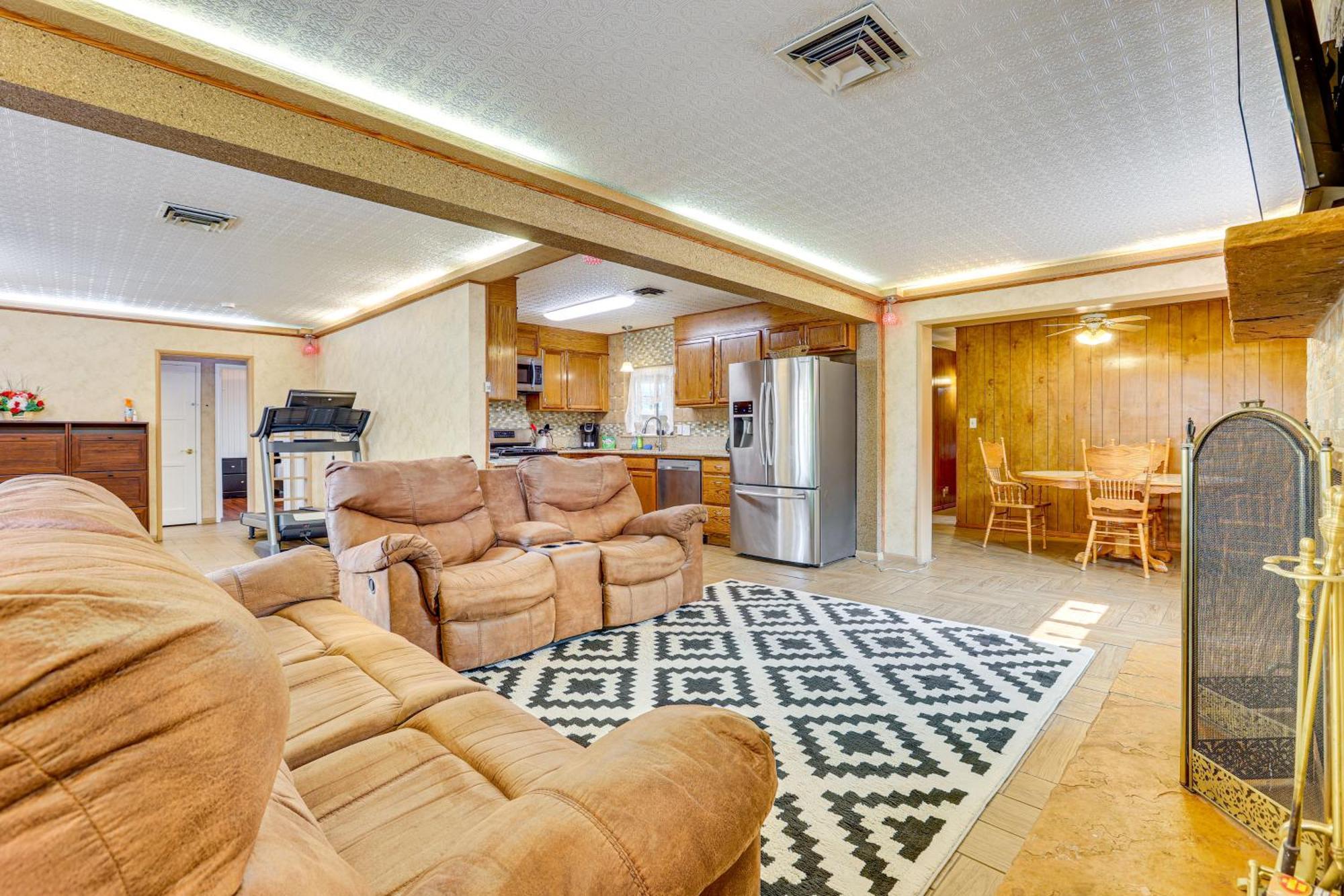 Pet-friendly Near Downtown Henderson Holiday home