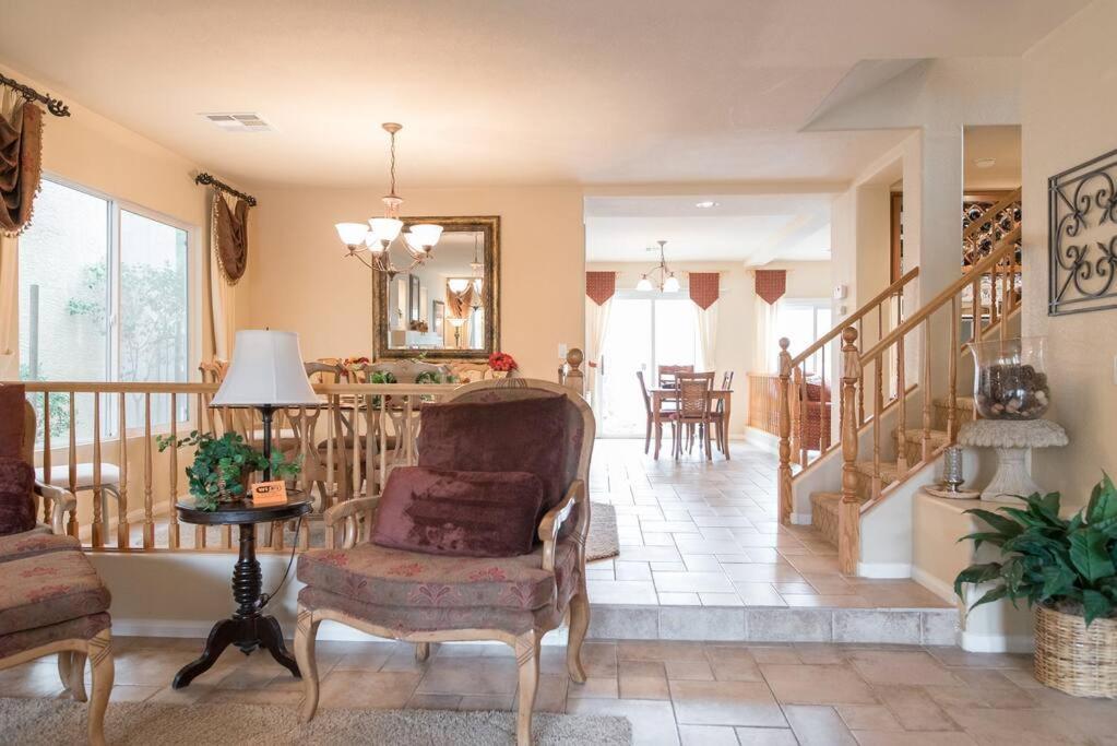 Elegant Beautiful With Pool & Heated Holiday home *