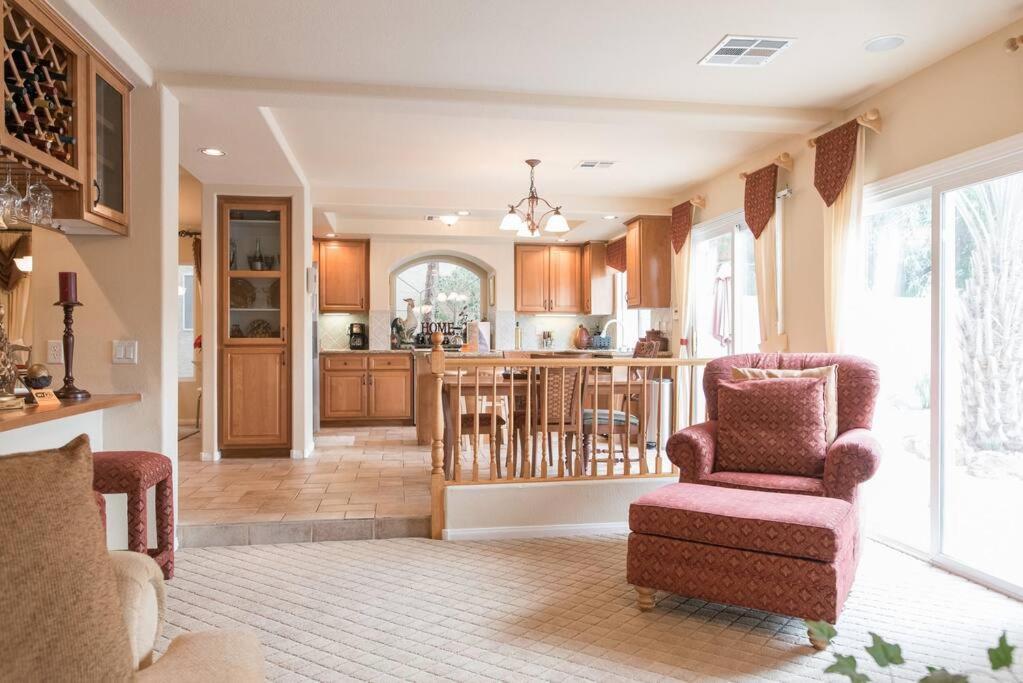 Elegant Beautiful With Pool & Heated Holiday home *