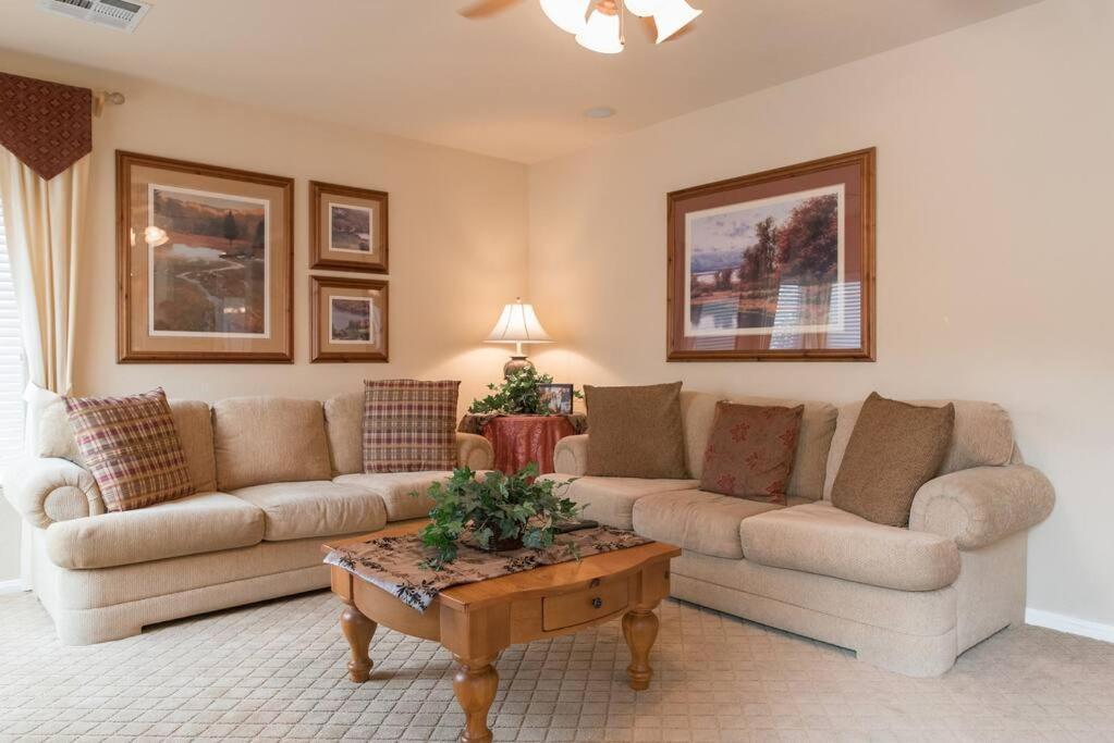 Holiday home Elegant Beautiful With Pool & Heated
