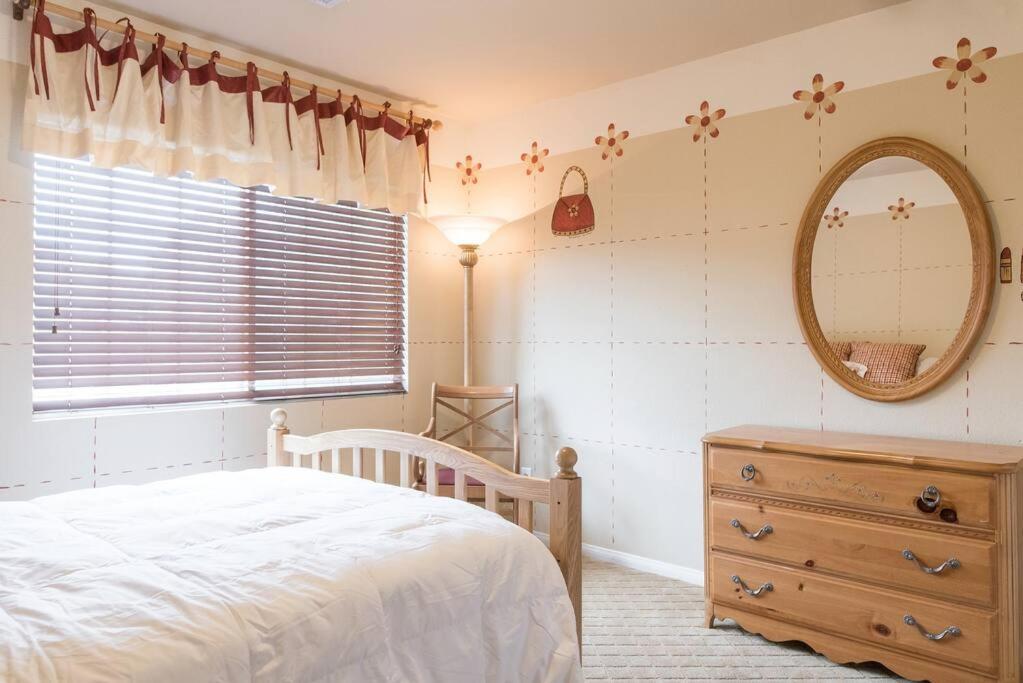 Elegant Beautiful With Pool & Heated Holiday home *