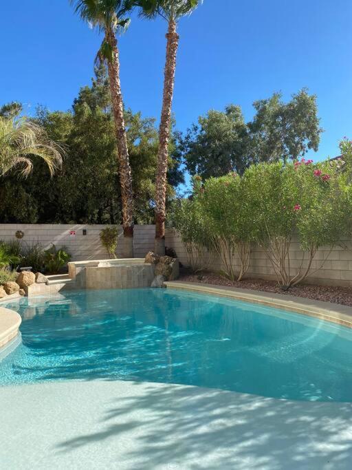 Elegant Beautiful With Pool & Heated Holiday home