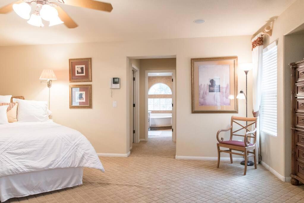 Elegant Beautiful With Pool & Heated Holiday home *