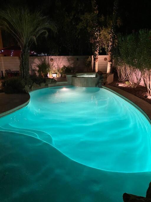 Elegant Beautiful With Pool & Heated Holiday home Las Vegas