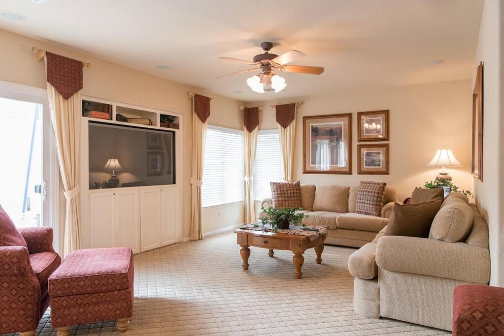 Holiday home Elegant Beautiful With Pool & Heated