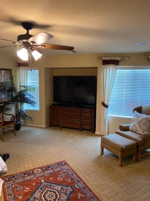 Holiday home Elegant Beautiful With Pool & Heated *