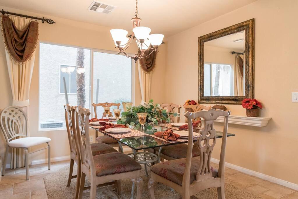 Elegant Beautiful With Pool & Heated Holiday home Las Vegas