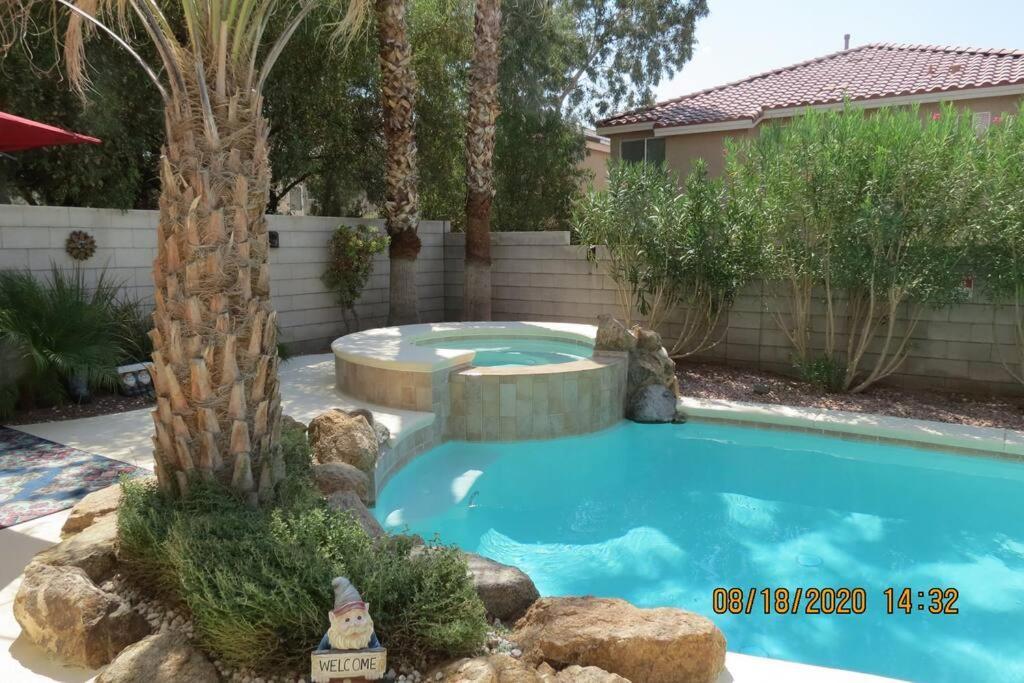 Elegant Beautiful With Pool & Heated Holiday home Las Vegas