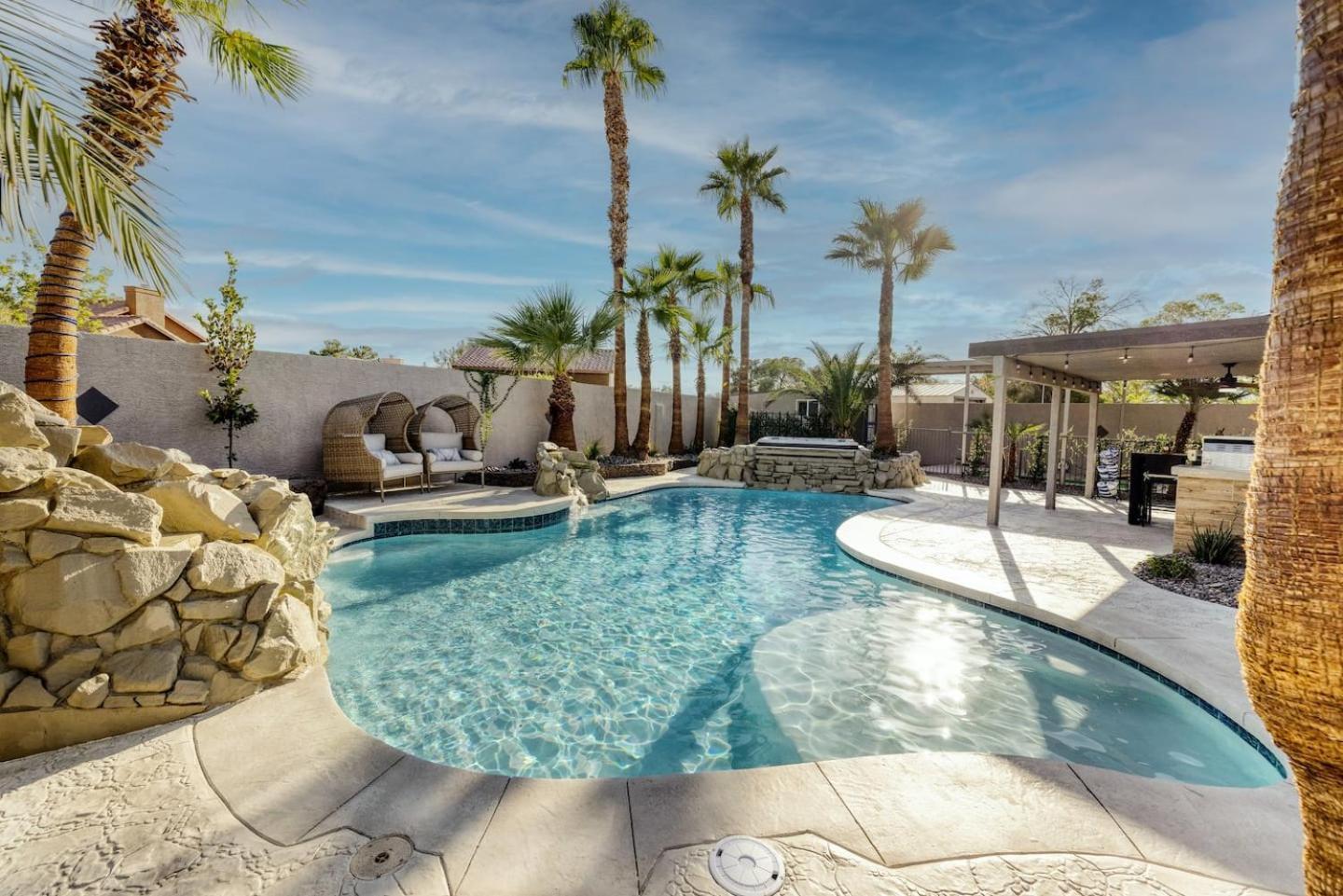 Casa de férias Oasis In The Desert W Heated Pool Fully Renovated *