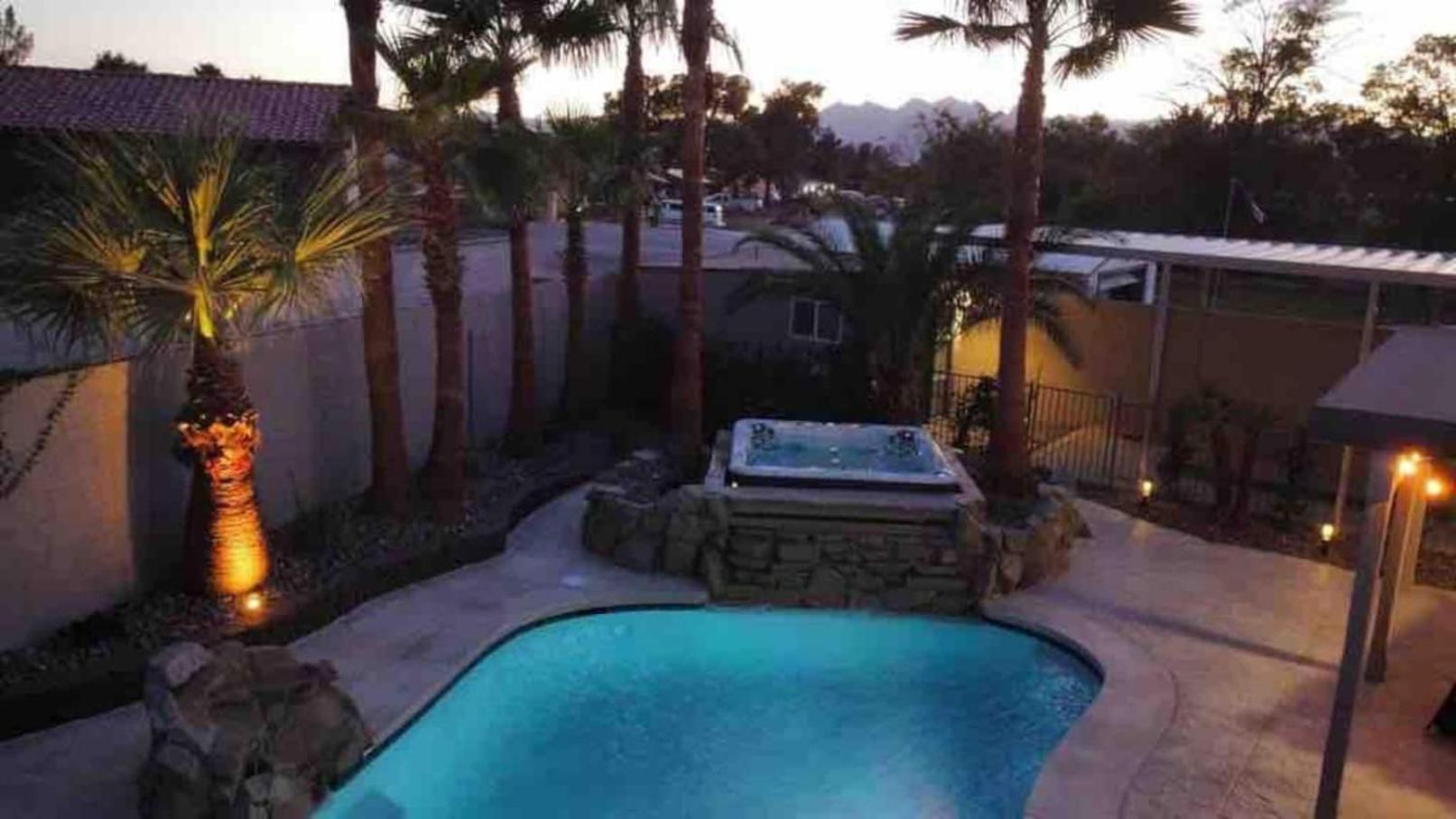 Casa de férias Oasis In The Desert W Heated Pool Fully Renovated