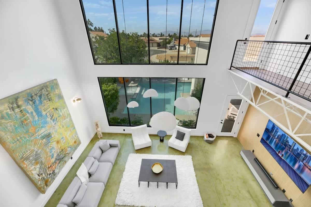Holiday home Ultra Luxe Loft 15min To Strip With Heated Pool