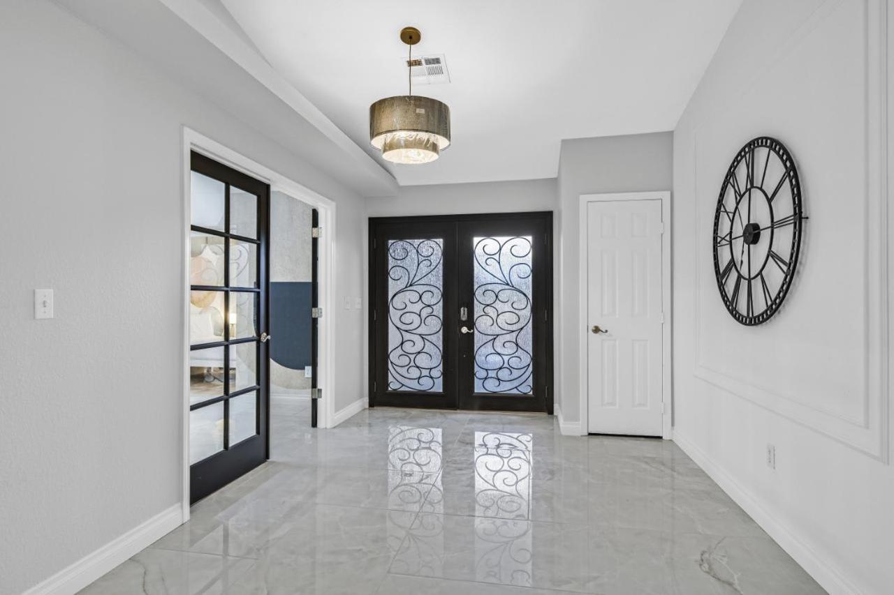 Casa de férias New Luxurious 6br Near Lv Strip W Pool & *