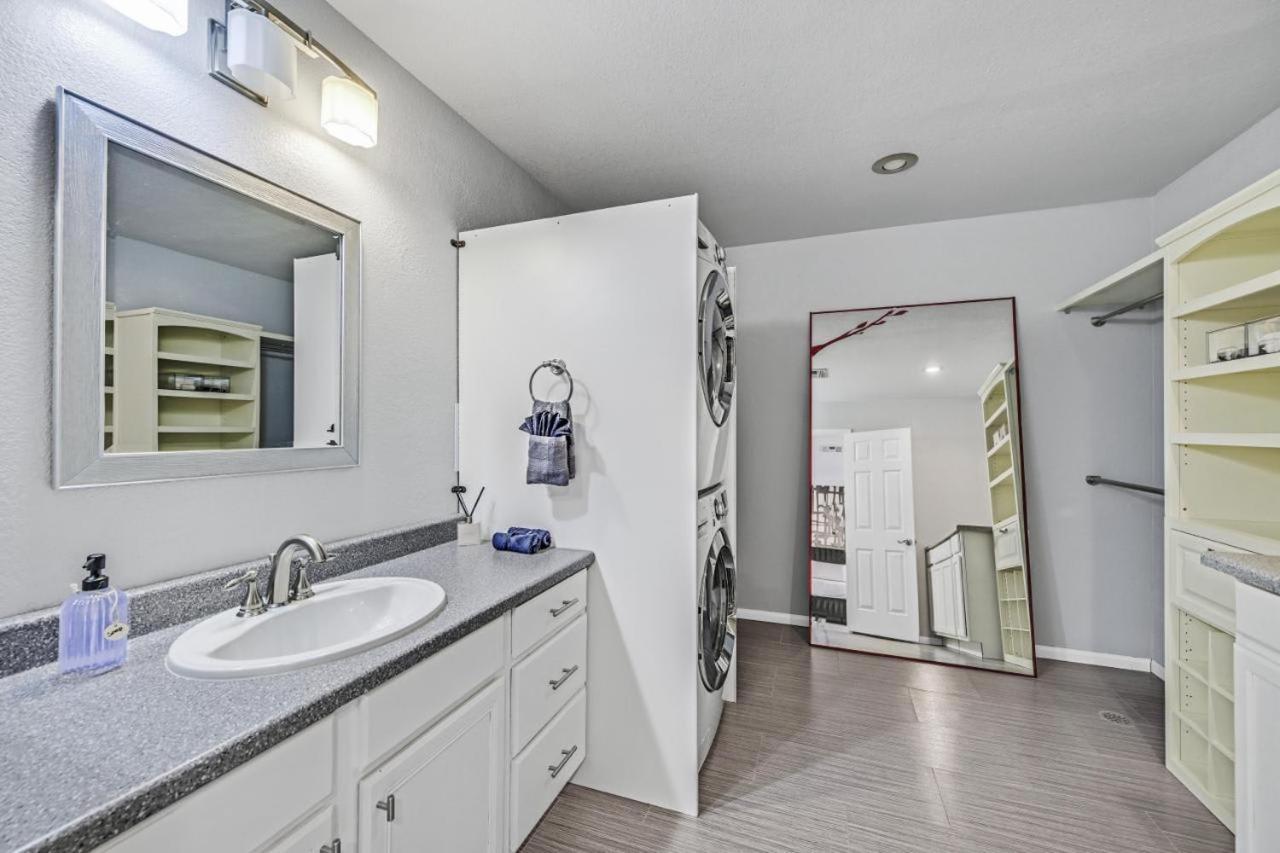 New Luxurious 6br Near Lv Strip W Pool & Casa de férias