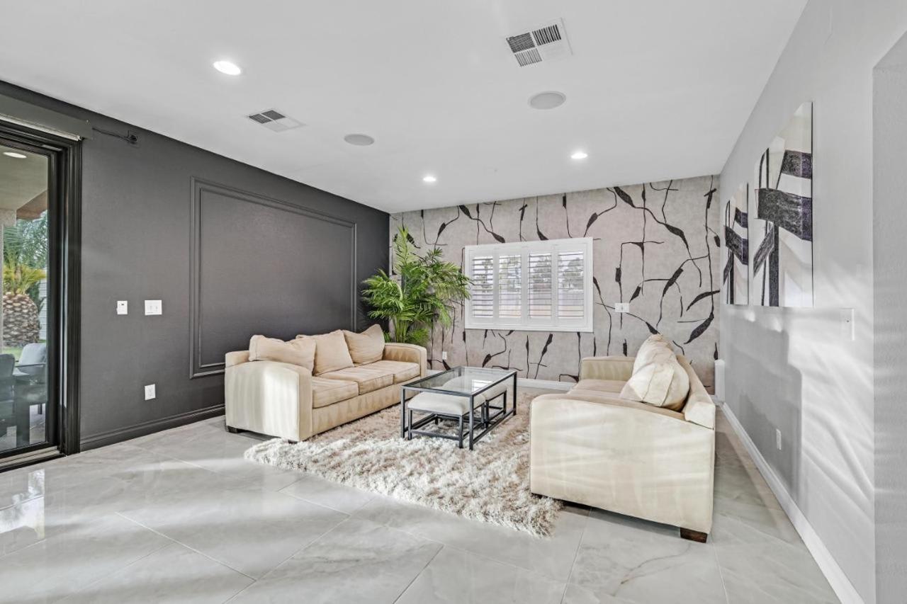 Casa de férias New Luxurious 6br Near Lv Strip W Pool & Las Vegas
