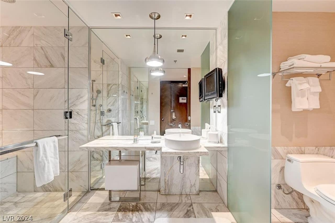 Stunning Strip View Studio W Balcony Access 35308 Inn Las Vegas