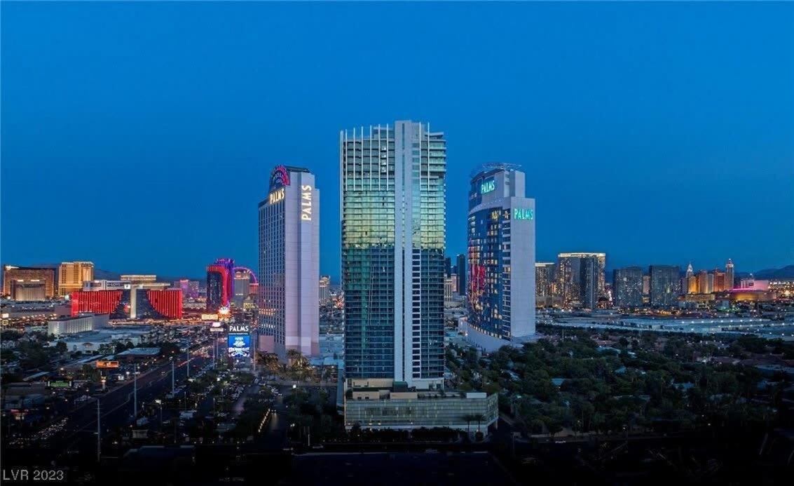 Stunning Strip View Studio W Balcony Access 35308 Inn Las Vegas