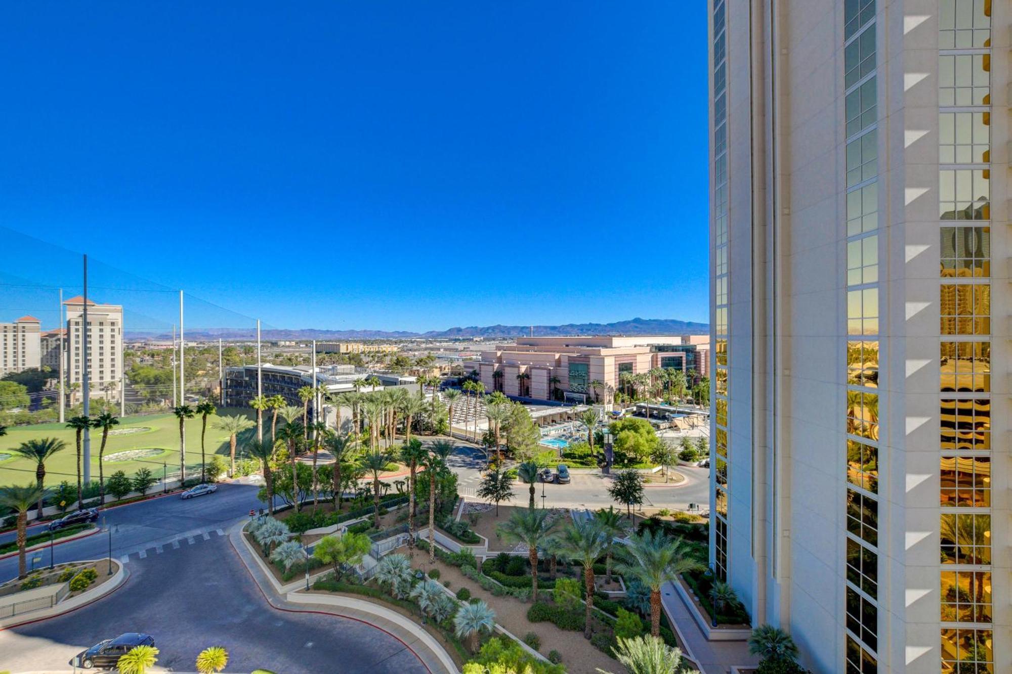 Mgm Finest 1bd 2bth With Balcony Free Access To Lazy River Pool Aparthotel *