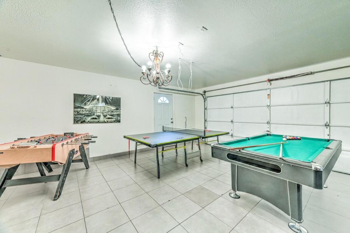 Holiday home Vegas Vibes 4br With Poolspa, Perfect For Groups *
