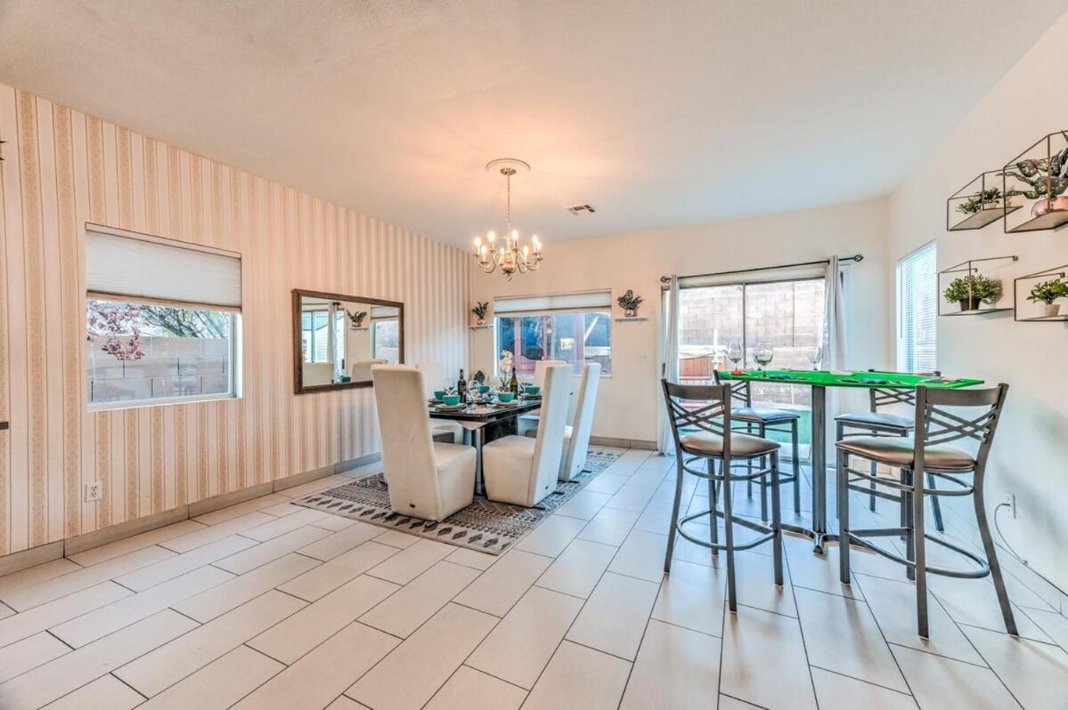 Holiday home Vegas Vibes 4br With Poolspa, Perfect For Groups *
