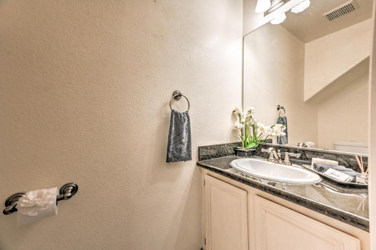 Vegas Vibes 4br With Poolspa, Perfect For Groups Holiday home *