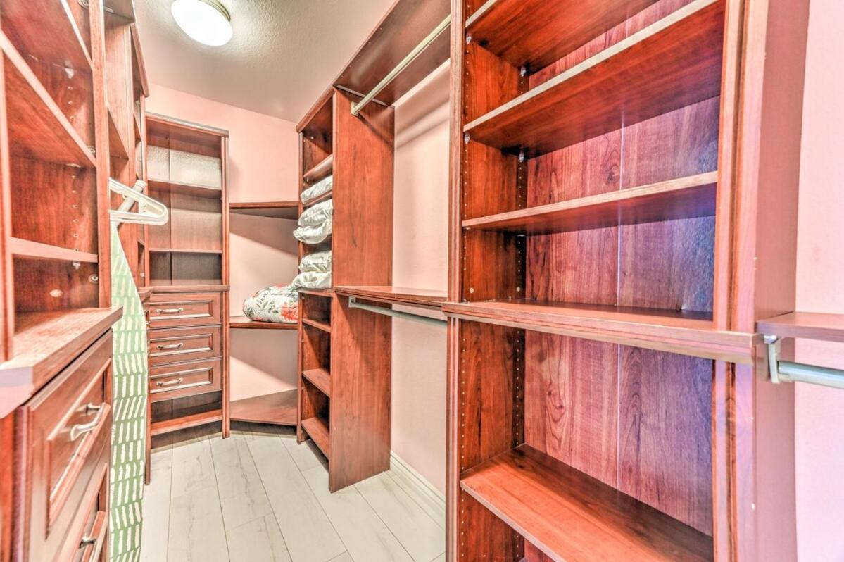Holiday home Vegas Vibes 4br With Poolspa, Perfect For Groups *