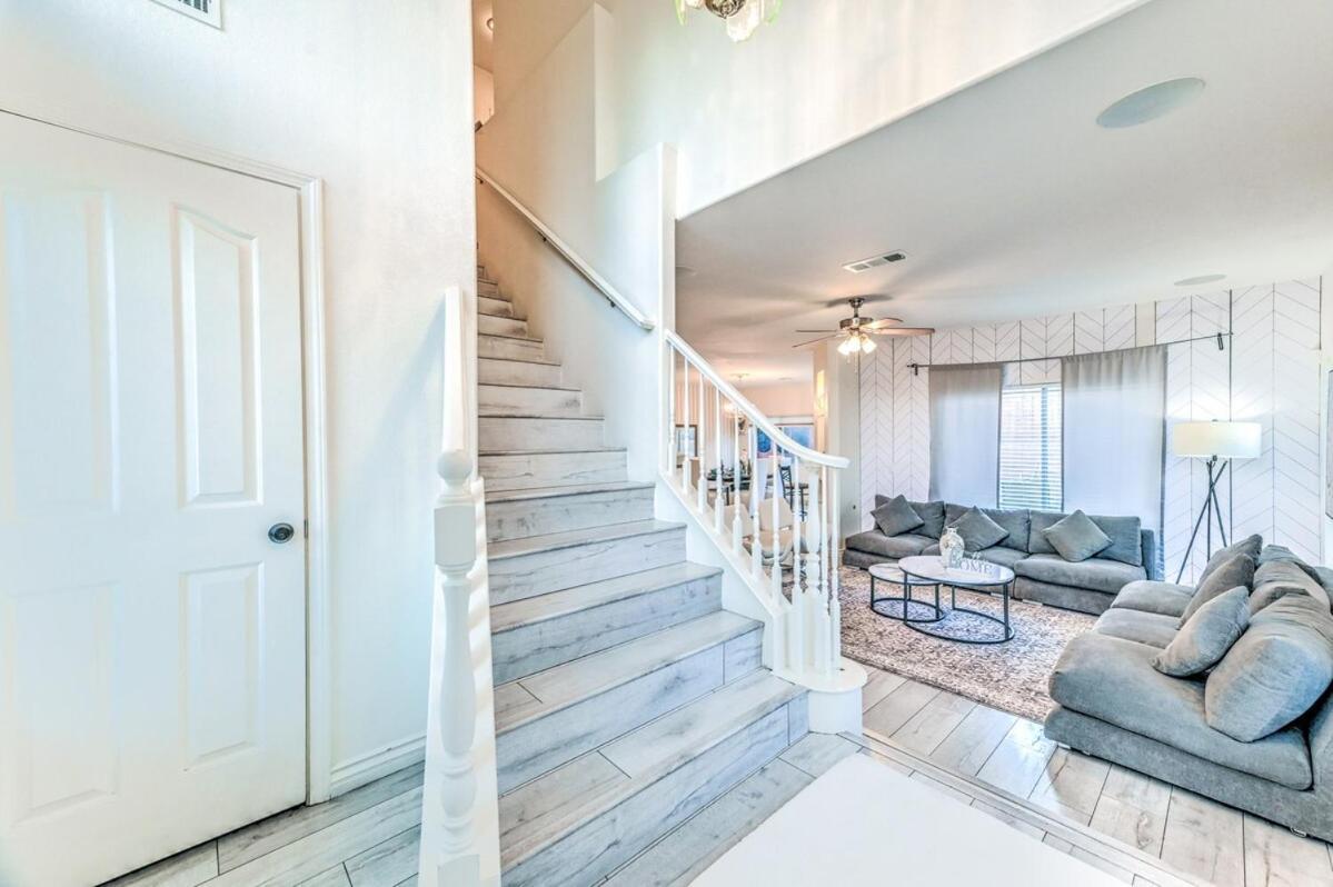 Vegas Vibes 4br With Poolspa, Perfect For Groups Holiday home Las Vegas