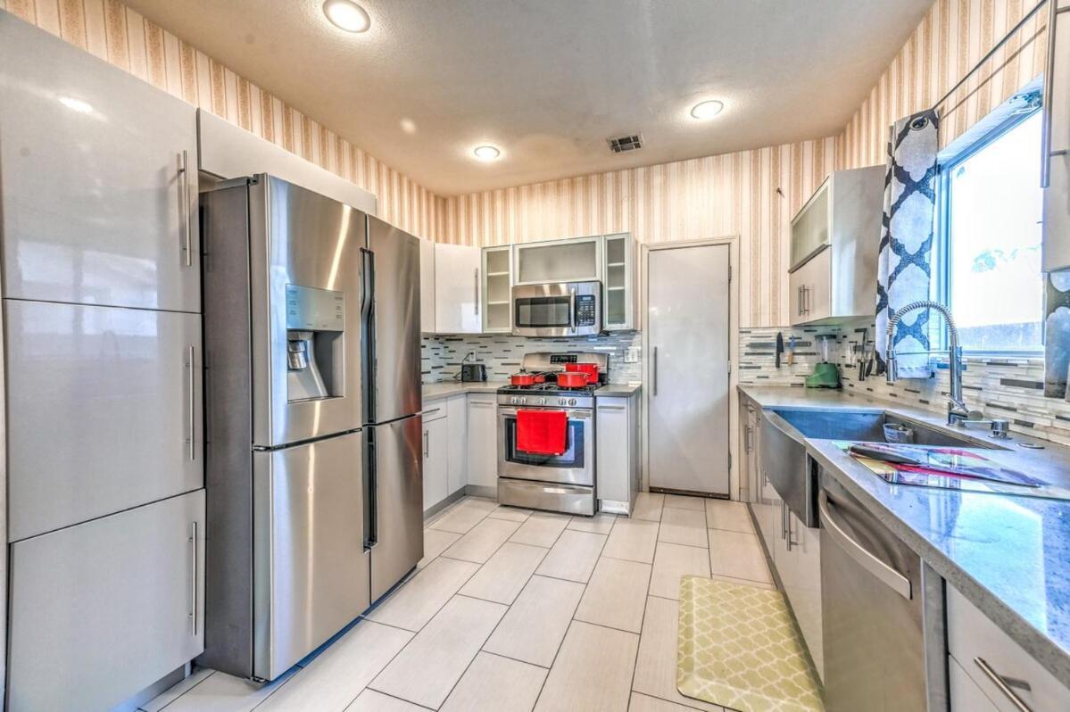 Vegas Vibes 4br With Poolspa, Perfect For Groups * Las Vegas