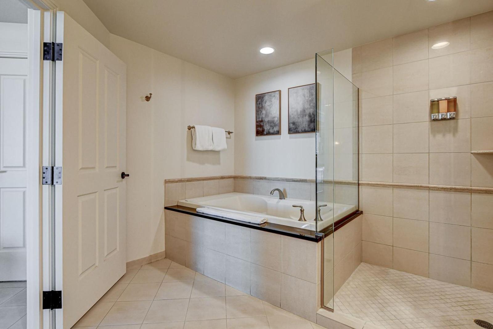 The Rose At Mgm Signature Studio Suite Tower 3 Las Vegas