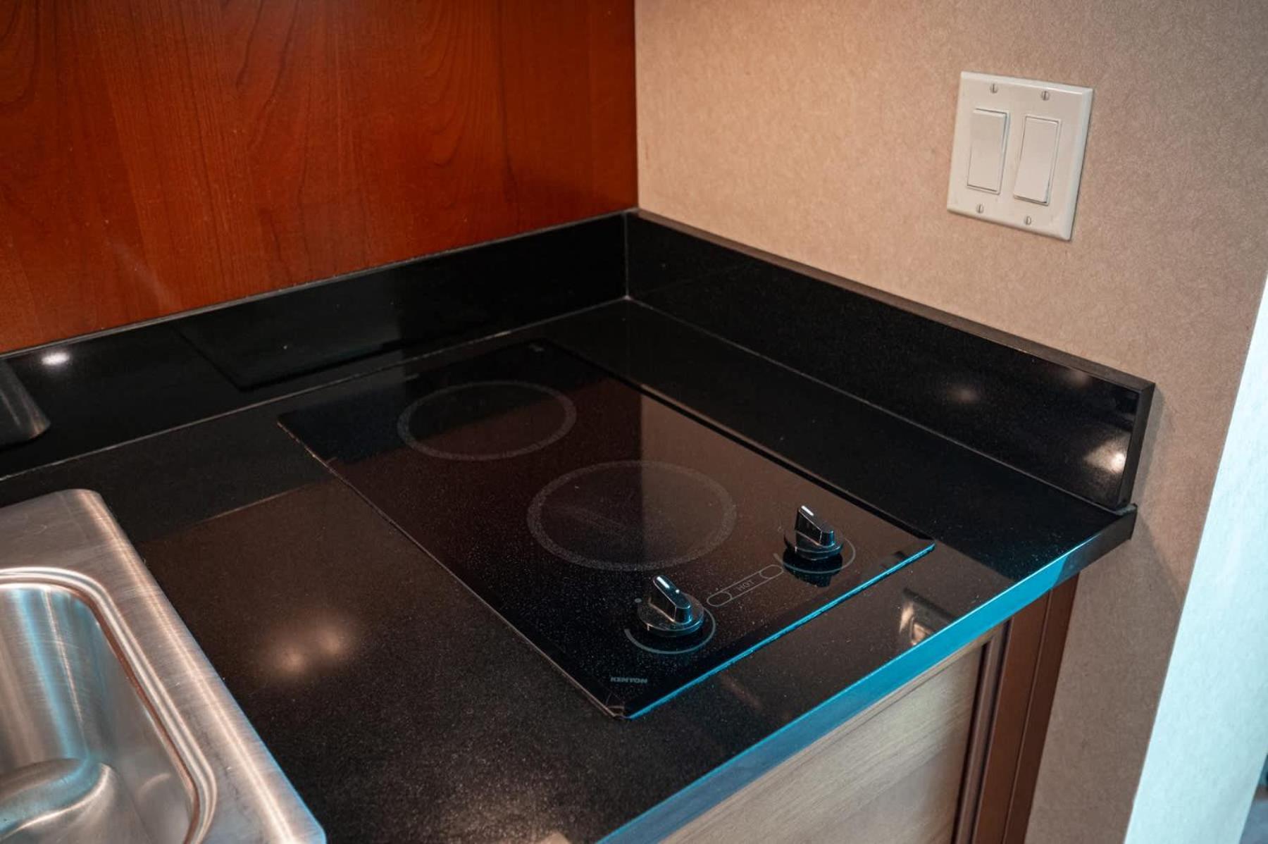 Apartment No Fee Strip View Suite& Free Valet& Pool *