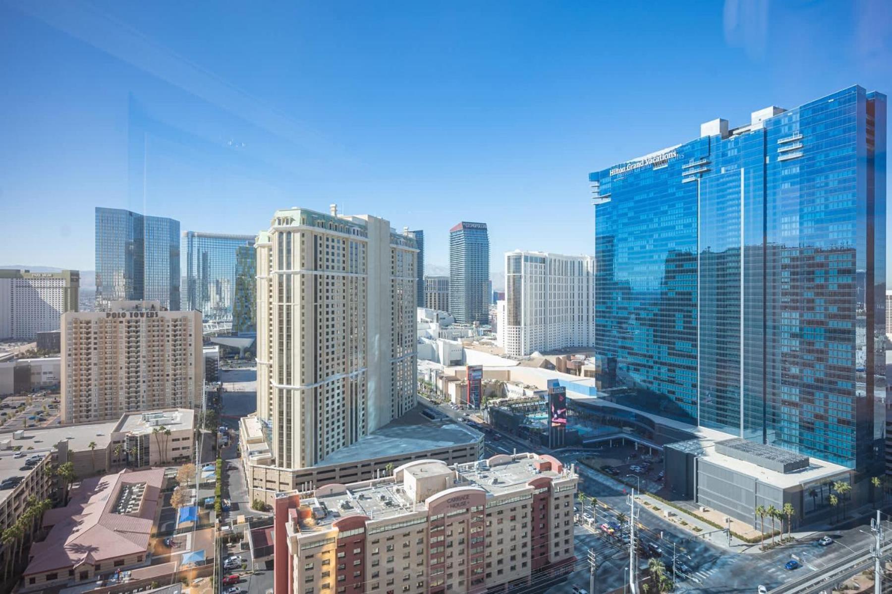 No Fee Strip View Suite& Free Valet& Pool Apartment Las Vegas