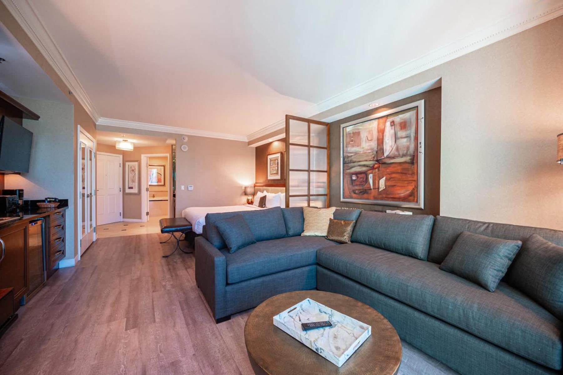 No Fee Strip View Suite& Free Valet& Pool Las Vegas