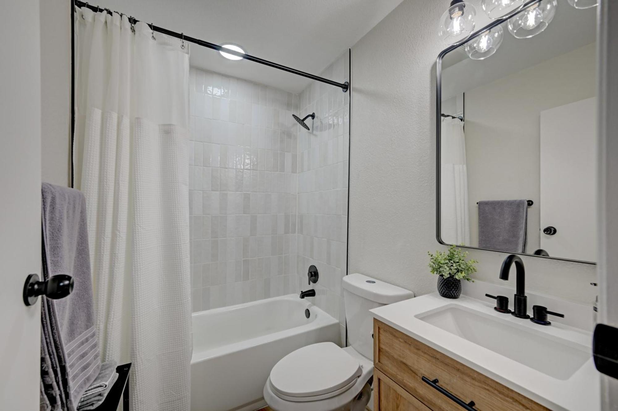 5 Min To The Strip Hot Tub Sleeps 7 Game & Casa de férias *