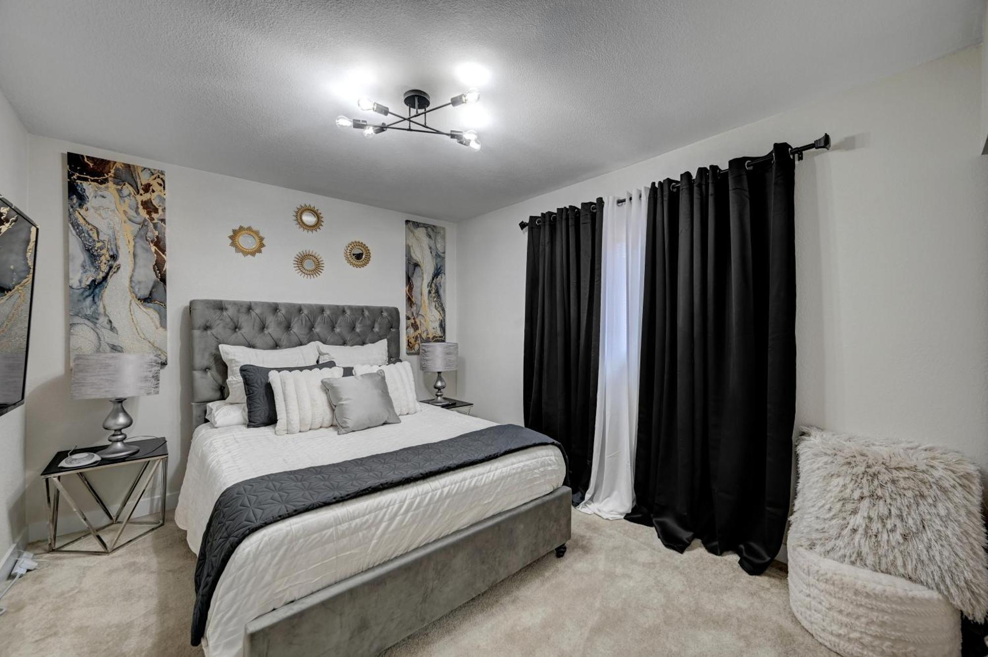 Casa de férias 5 Min To The Strip Hot Tub Sleeps 7 Game & Las Vegas