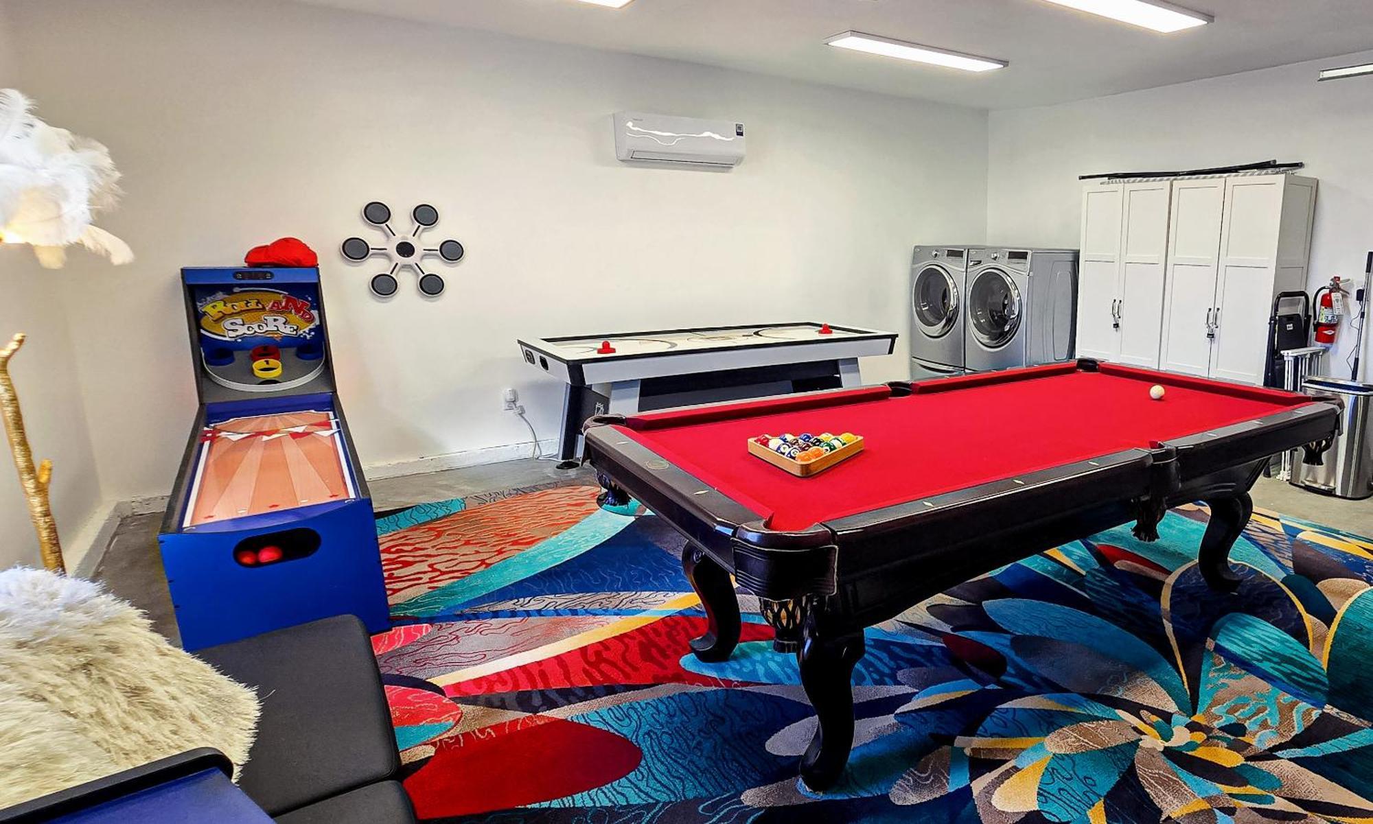 Casa de férias 5 Min To The Strip Hot Tub Sleeps 7 Game & Las Vegas