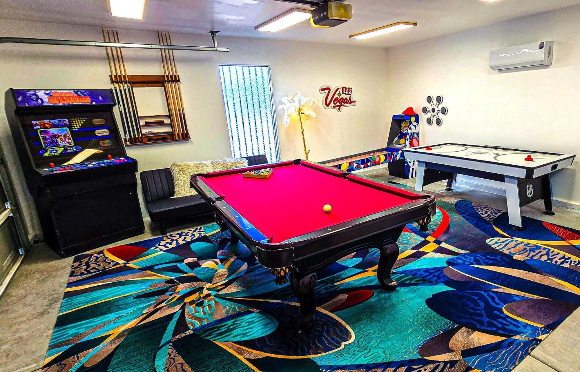 Casa de férias 5 Min To The Strip Hot Tub Sleeps 7 Game &