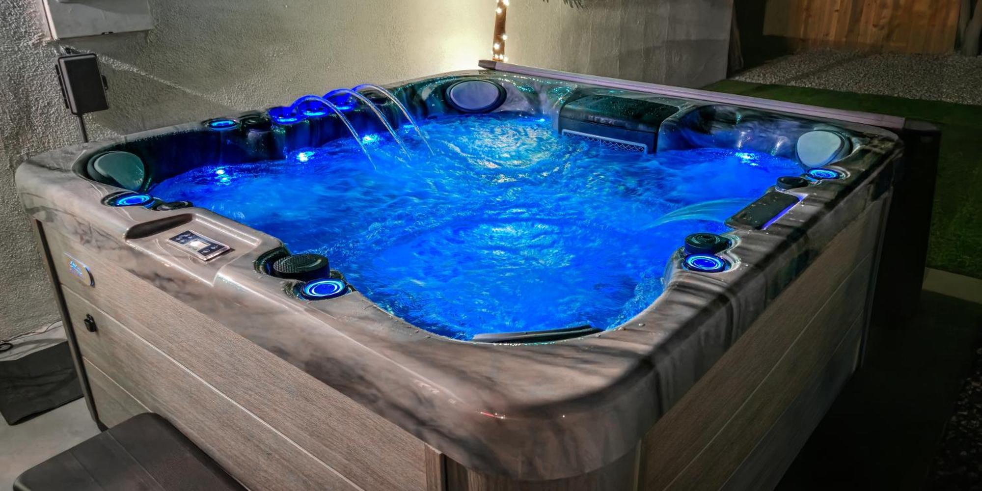 5 Min To The Strip Hot Tub Sleeps 7 Game & Casa de férias