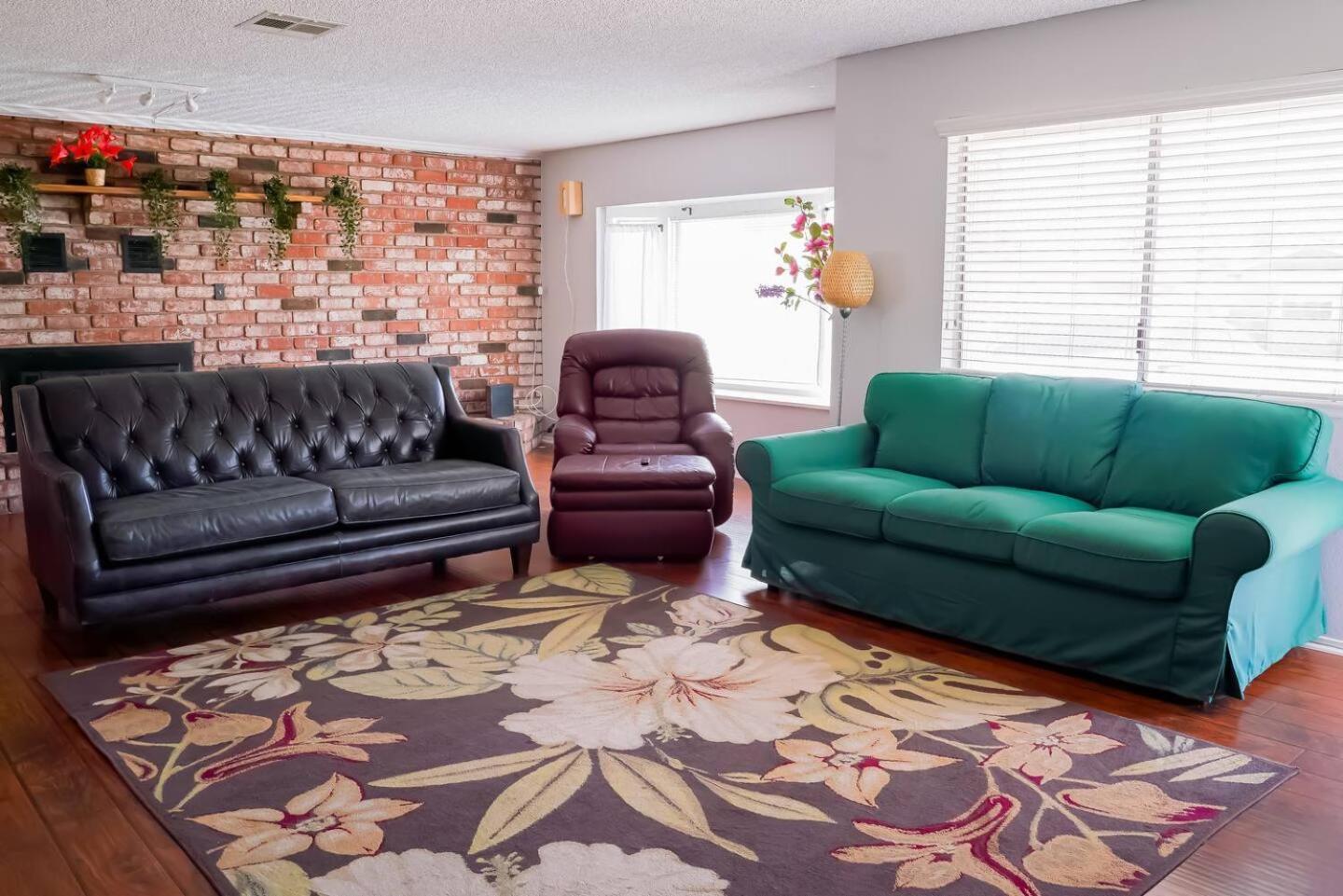 Enchanting Gardenhome- Spacious Yardluxe Jacuzzi * Las Vegas