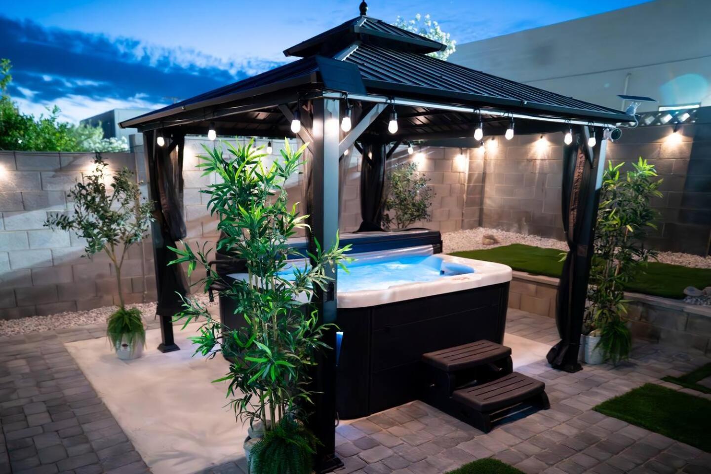 Holiday home Enchanting Gardenhome- Spacious Yardluxe Jacuzzi Las Vegas