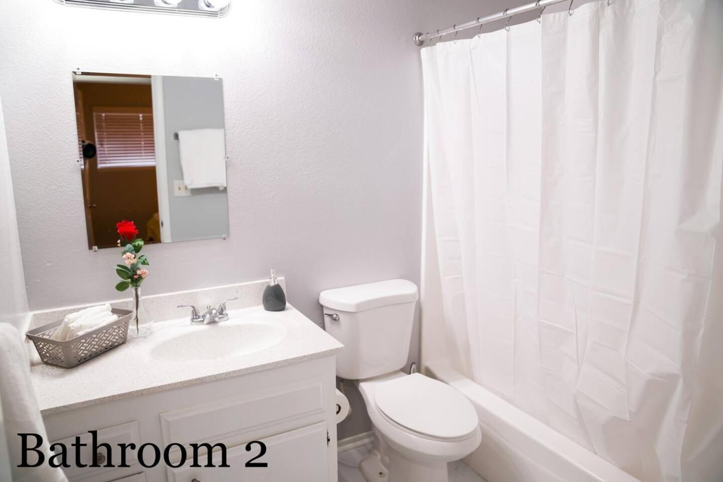 Enchanting Gardenhome- Spacious Yardluxe Jacuzzi * Las Vegas